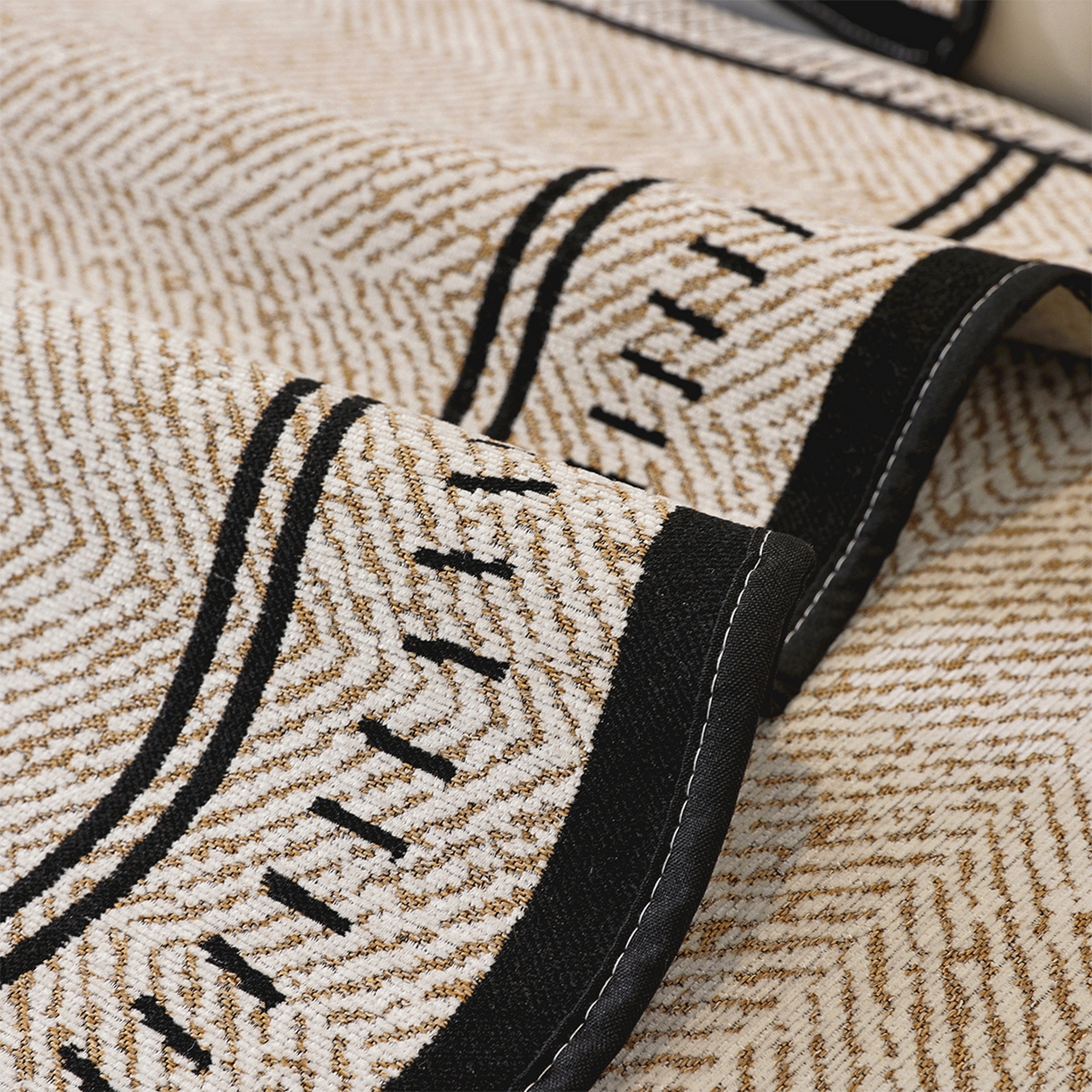 91家纺网 家纺一手货源 找家纺 共鸣沙发垫 2025新款雪尼尔异形波浪沙发垫 雪尼尔异形波浪咖色