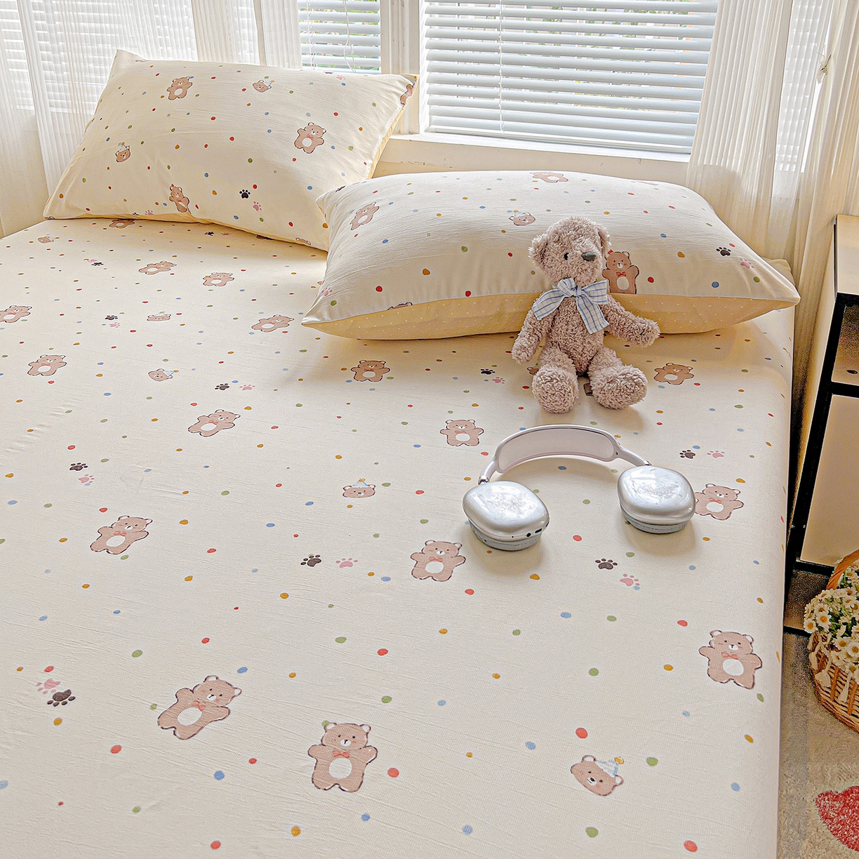 91家纺网 家纺一手货源 找家纺 格真 2025秋冬新款110克高克重提花加厚皱皱纱双层纱印花单床笠 可爱熊