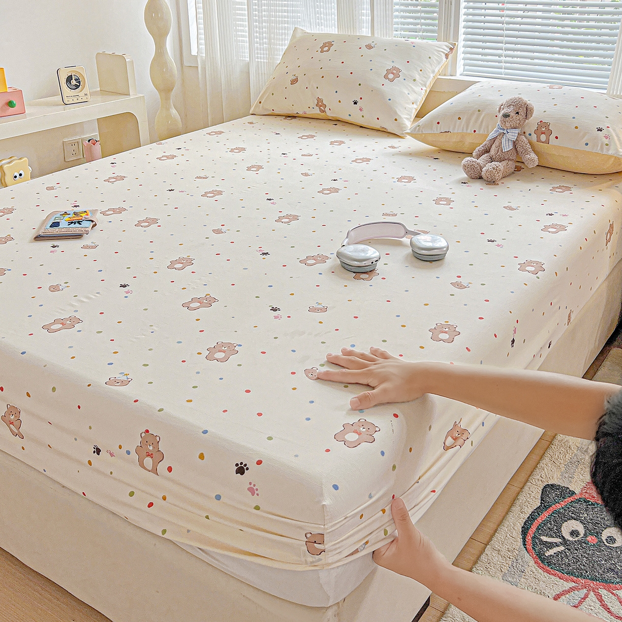 91家纺网 家纺一手货源 找家纺 格真 2025秋冬新款110克高克重提花加厚皱皱纱双层纱印花单床笠 可爱熊