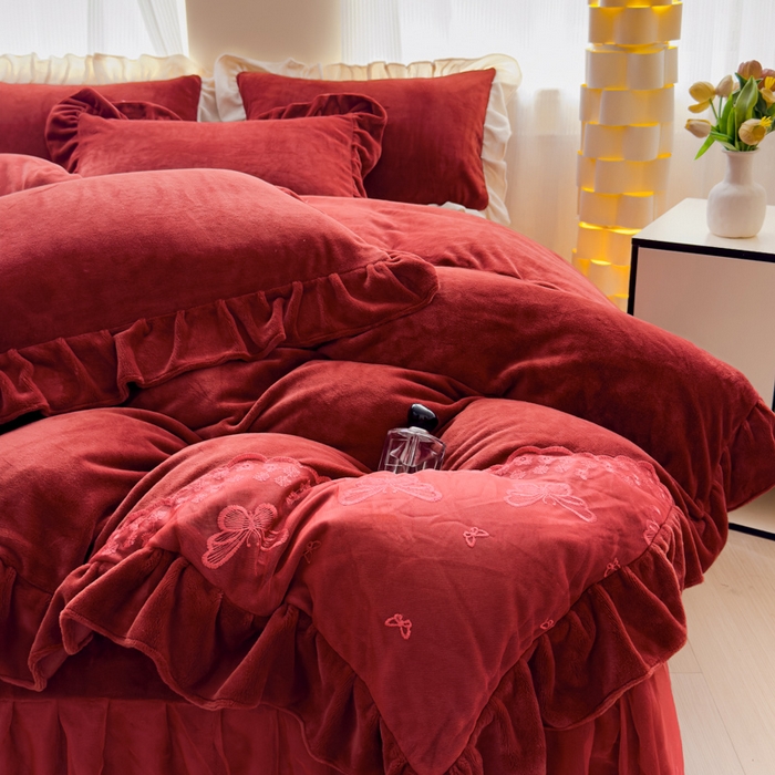 91家纺网 家纺一手货源 找家纺 （总）睡美人 2025韩版蕾丝牛奶绒套件公主风床裙床单款四件套