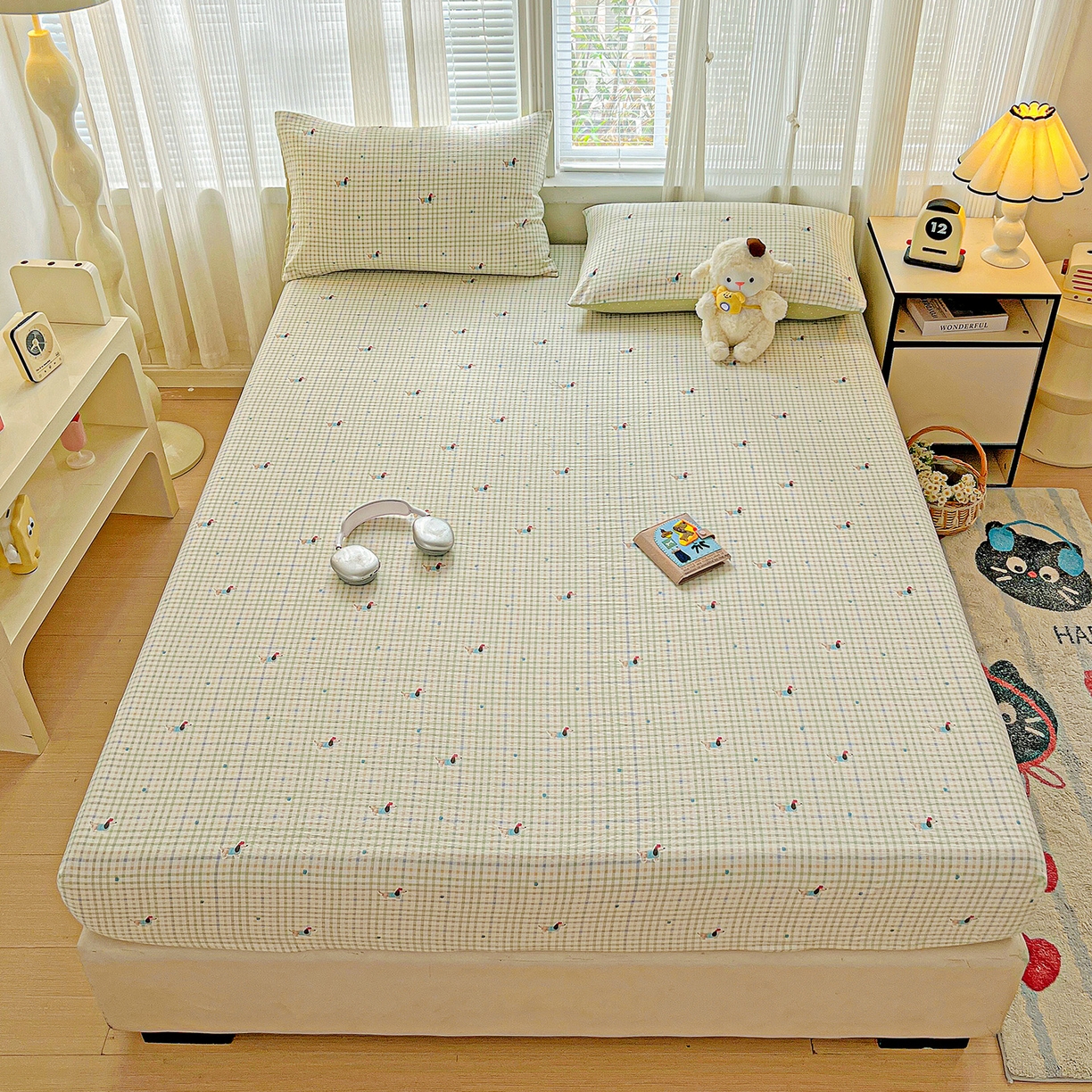 91家纺网 家纺一手货源 找家纺 格真 2025秋冬新款110克高克重提花加厚皱皱纱双层纱印花单床笠 腊肠狗-抹茶