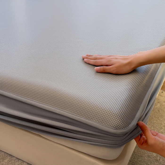 91家纺网 家纺一手货源 找家纺 小叮当家纺仓储工厂店 2025新款凉感三明治冰丝席凉席-芳华系列-床笠款-版本二 芳华床笠-点子灰