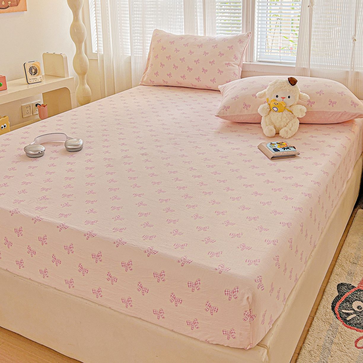 91家纺网 家纺一手货源 找家纺 格真 2025秋冬新款110克高克重提花加厚皱皱纱双层纱印花单床笠 少女季