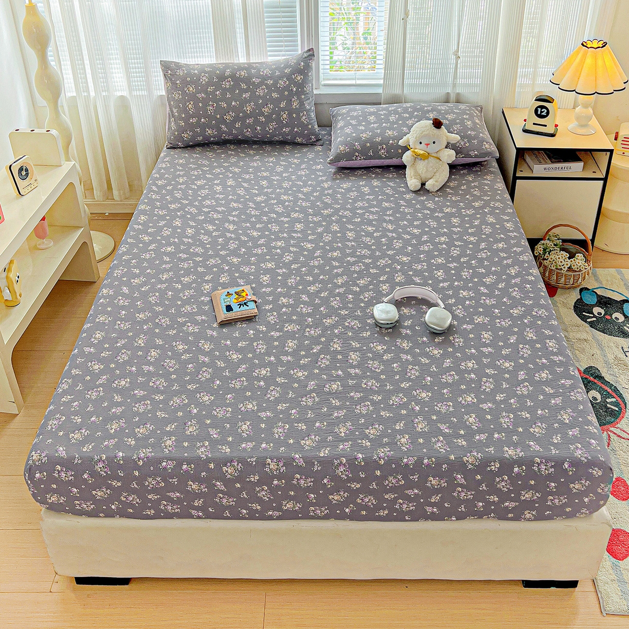 91家纺网 家纺一手货源 找家纺 格真 2025秋冬新款110克高克重提花加厚皱皱纱双层纱印花单床笠 乌木沉香