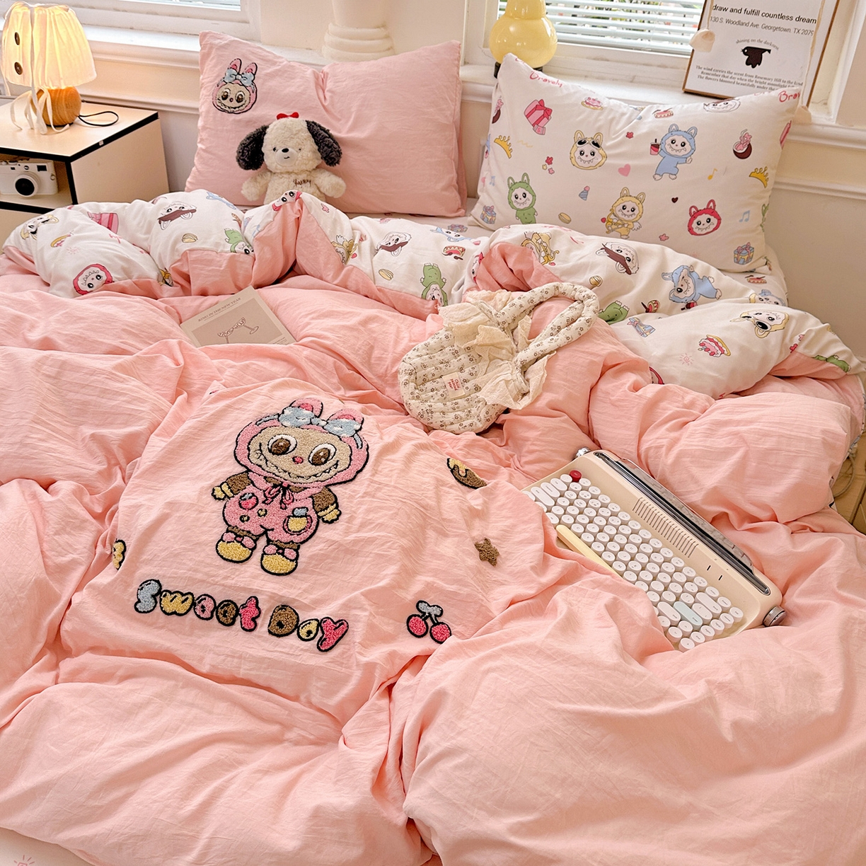 91家纺网 家纺一手货源 找家纺 奈颜 2025新款爆款水洗云朵棉毛巾绣四件套 布布女孩