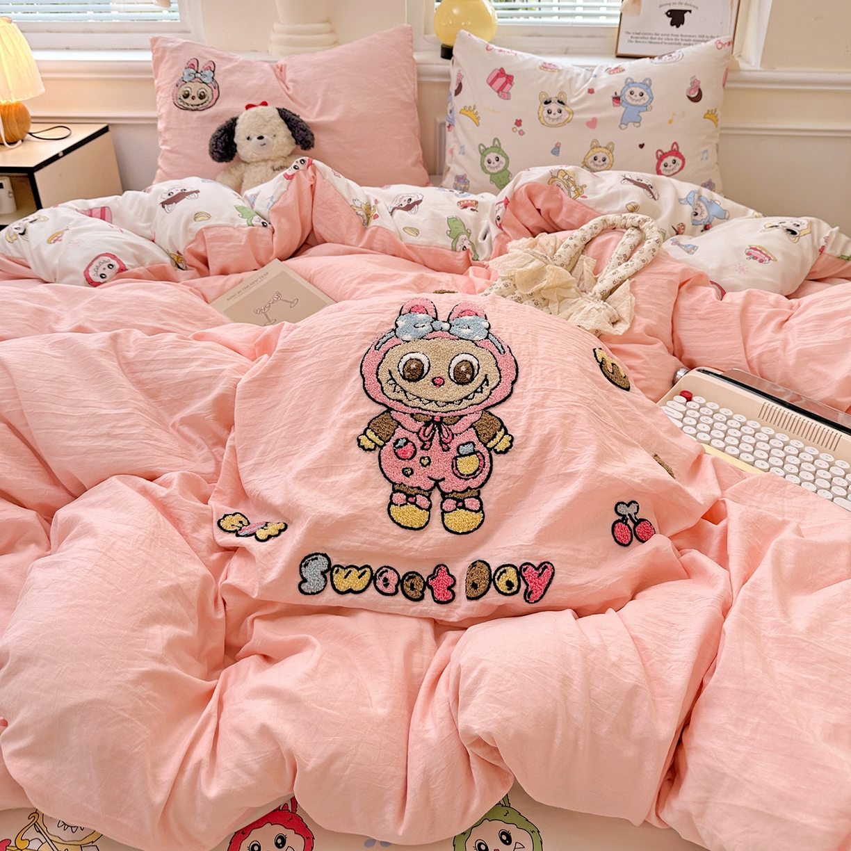 91家纺网 家纺一手货源 找家纺 奈颜 2025新款爆款水洗云朵棉毛巾绣四件套 布布女孩