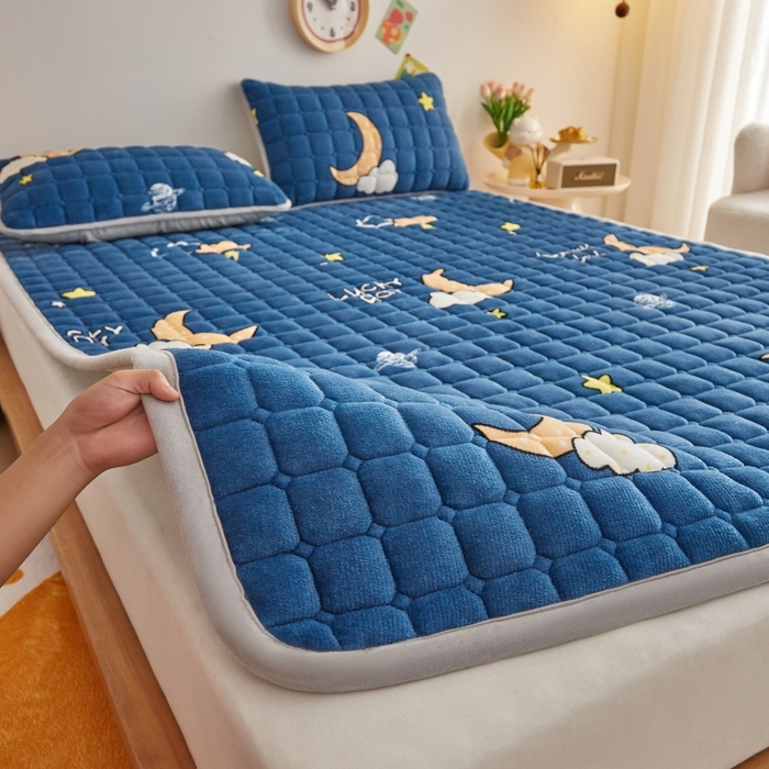 91家纺网 家纺一手货源 找家纺 奇丝雅 2025新款A类牛奶绒床褥床垫软垫家用学生宿舍上下铺寝室床护垫夹棉褥子-大床款套件 晚安