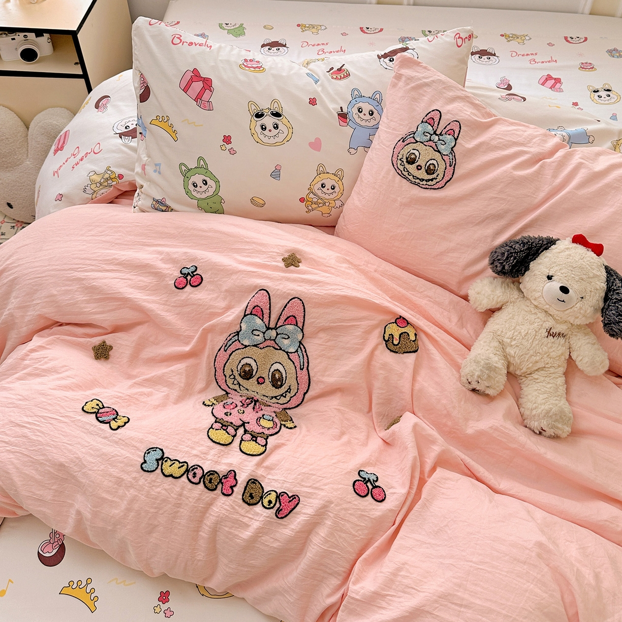 91家纺网 家纺一手货源 找家纺 奈颜 2025新款爆款水洗云朵棉毛巾绣四件套 布布女孩