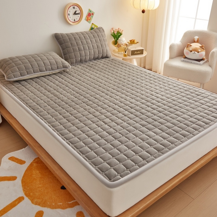 91家纺网 家纺一手货源 找家纺 奇丝雅 2025新款A类牛奶绒床褥床垫软垫家用学生宿舍上下铺寝室床护垫夹棉褥子-大床款单件 高级灰