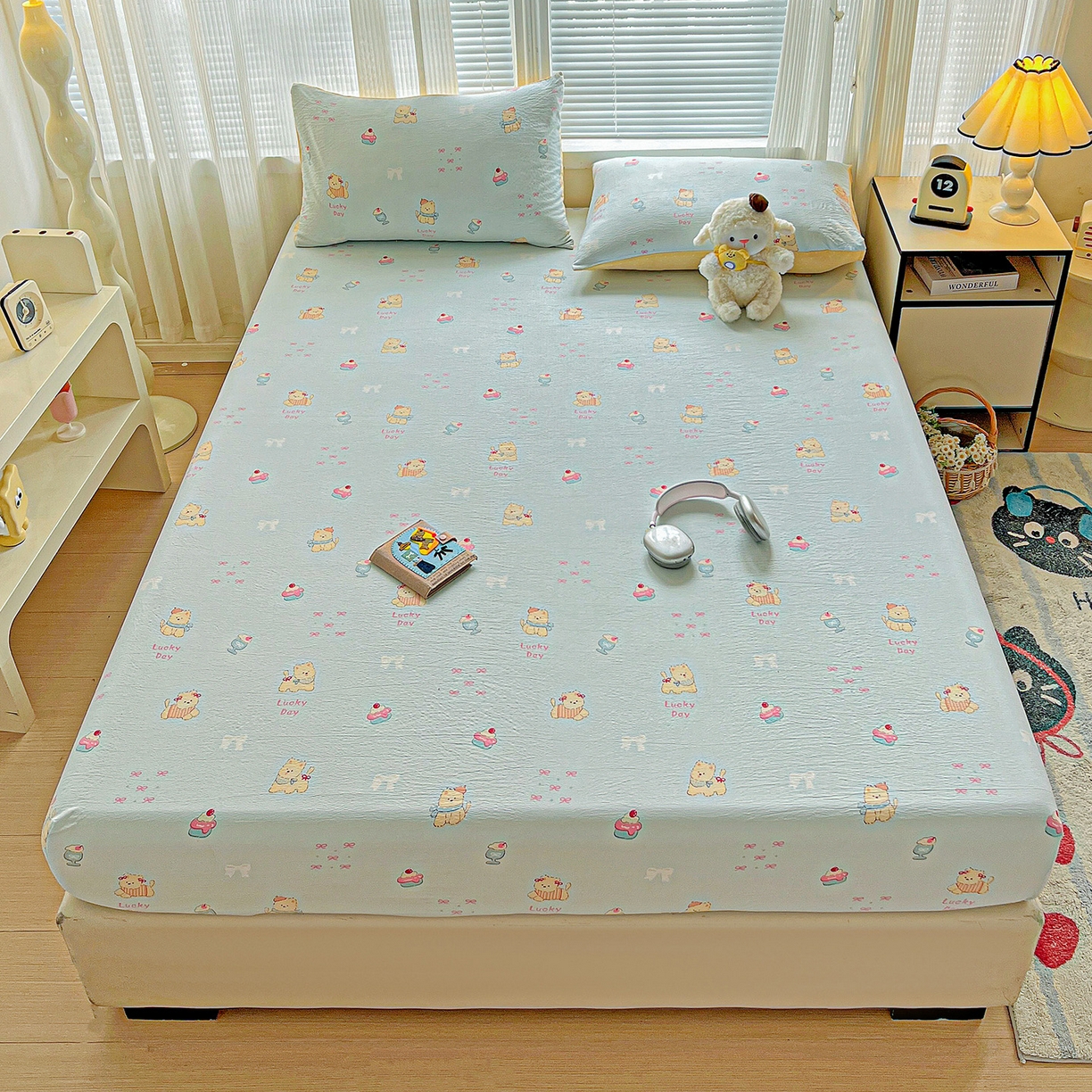 91家纺网 家纺一手货源 找家纺 格真 2025秋冬新款110克高克重提花加厚皱皱纱双层纱印花单床笠 西高地