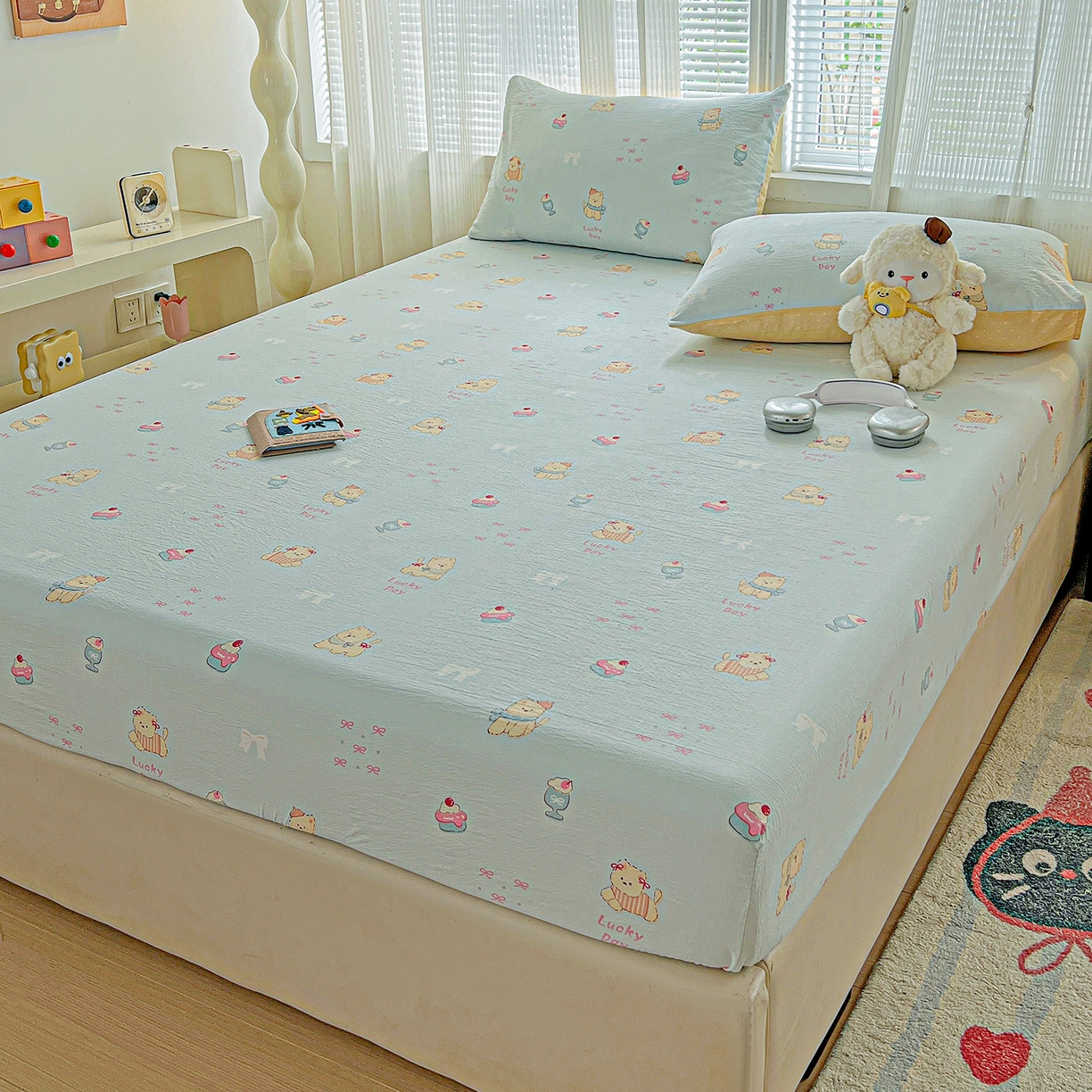 91家纺网 家纺一手货源 找家纺 格真 2025秋冬新款110克高克重提花加厚皱皱纱双层纱印花单床笠 西高地