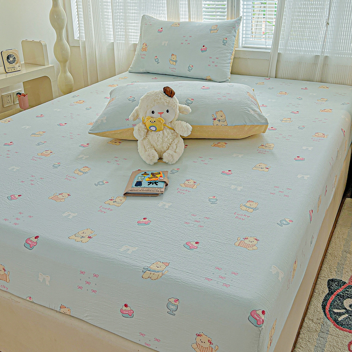 91家纺网 家纺一手货源 找家纺 格真 2025秋冬新款110克高克重提花加厚皱皱纱双层纱印花单床笠 西高地