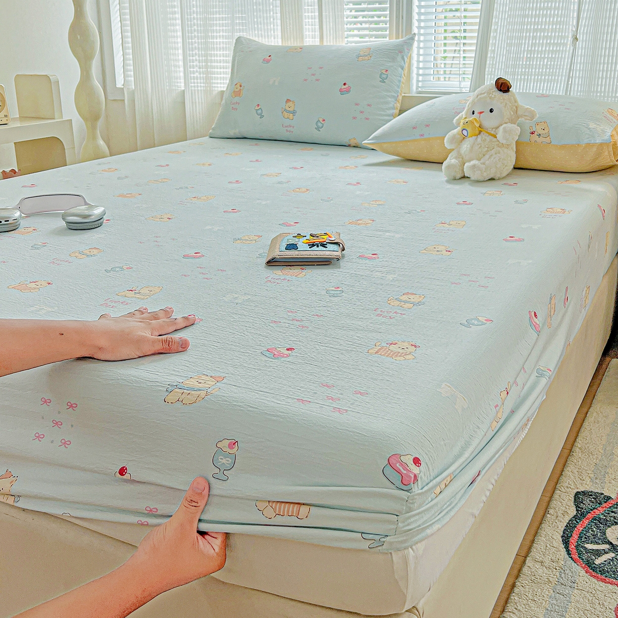 91家纺网 家纺一手货源 找家纺 格真 2025秋冬新款110克高克重提花加厚皱皱纱双层纱印花单床笠 西高地