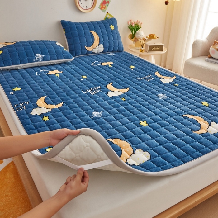 91家纺网 家纺一手货源 找家纺 奇丝雅 2025新款A类牛奶绒床褥床垫软垫家用学生宿舍上下铺寝室床护垫夹棉褥子-大床款单件 晚安