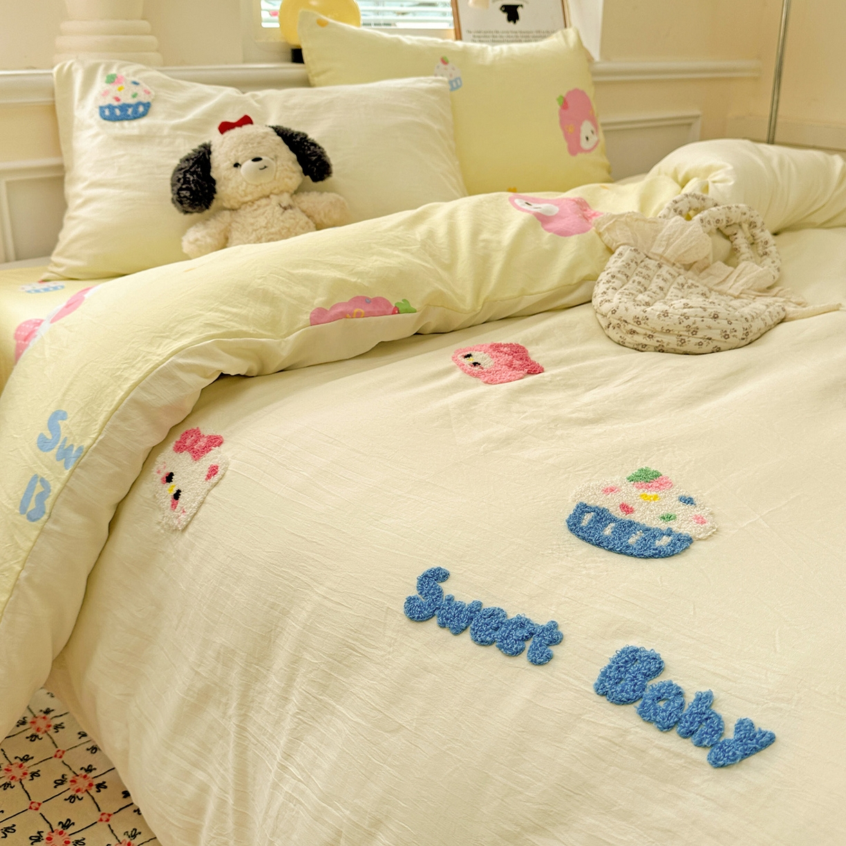 91家纺网 家纺一手货源 找家纺 奈颜 2025新款爆款水洗云朵棉毛巾绣四件套 小美喵喵-奶黄