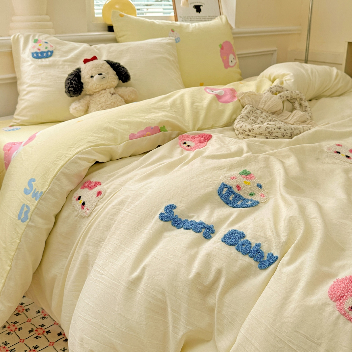 91家纺网 家纺一手货源 找家纺 奈颜 2025新款爆款水洗云朵棉毛巾绣四件套 小美喵喵-奶黄