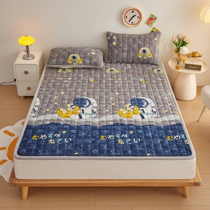 91家纺网 家纺一手货源 找家纺 奇丝雅 2025新款A类牛奶绒床褥床垫软垫家用学生宿舍上下铺寝室床护垫夹棉褥子-大床款套件 宇航员