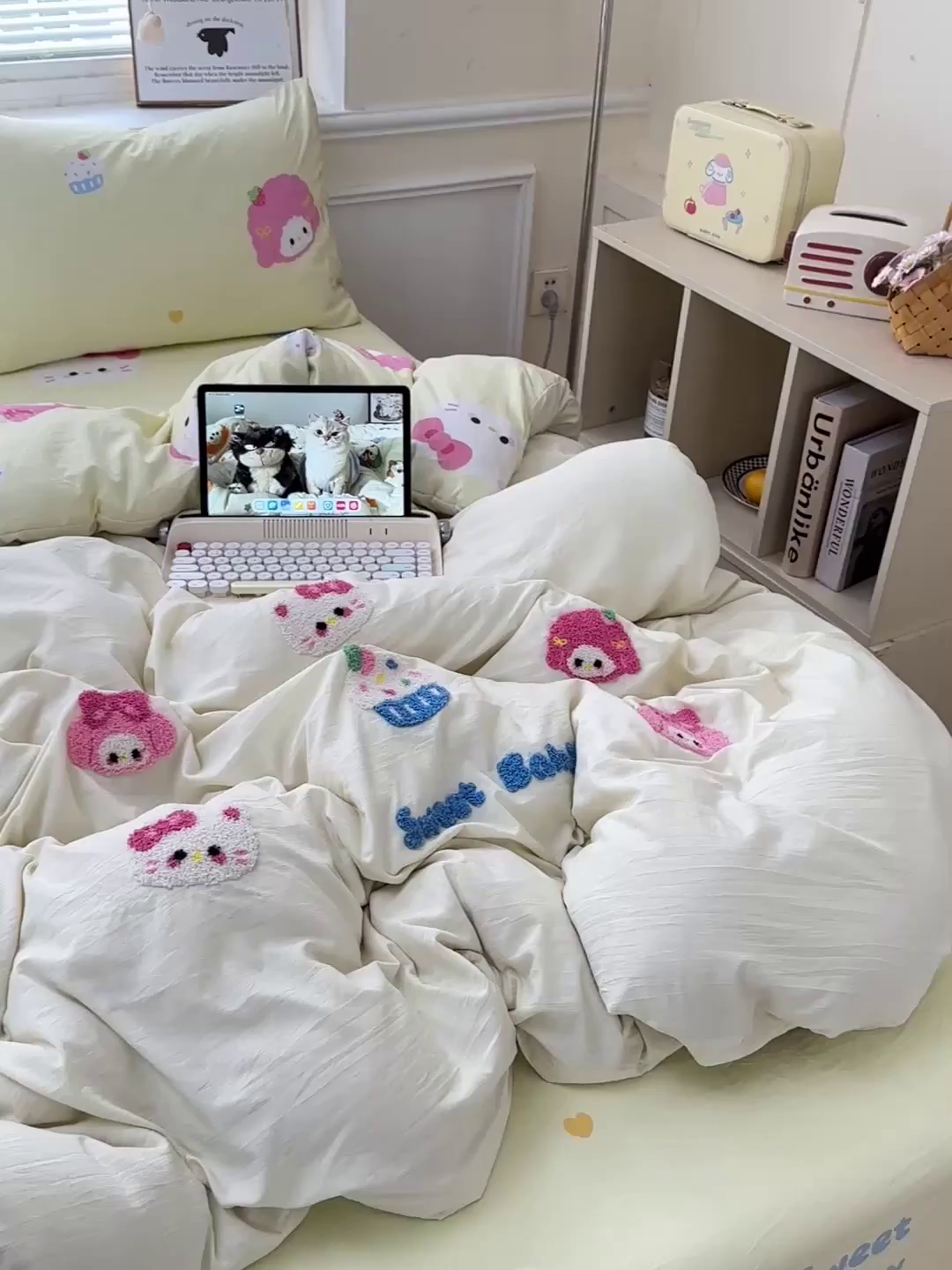 91家纺网 家纺一手货源 找家纺 奈颜 2025新款爆款水洗云朵棉毛巾绣四件套 小美喵喵-奶黄