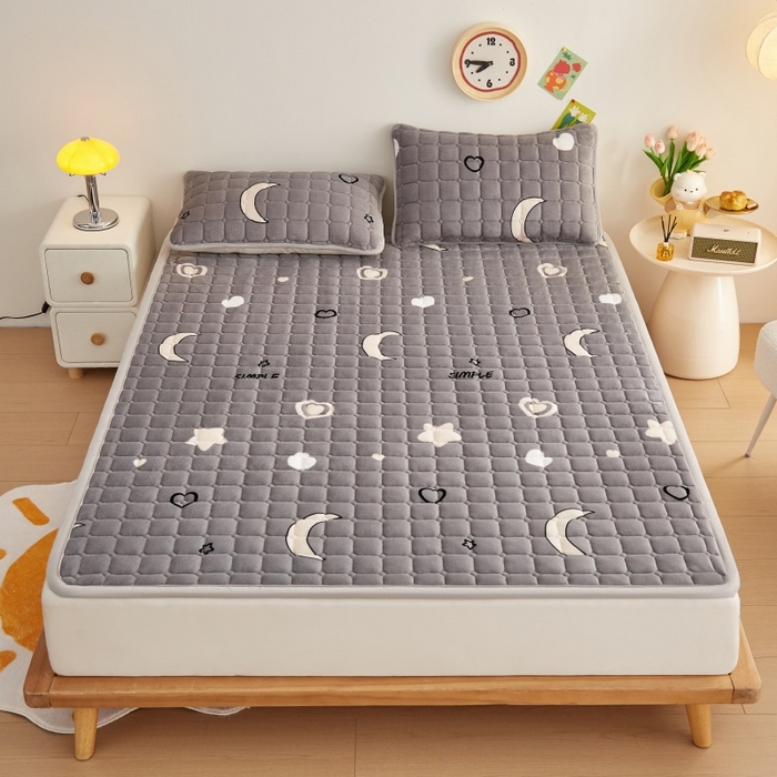 91家纺网 家纺一手货源 找家纺 奇丝雅 2025新款A类牛奶绒床褥床垫软垫家用学生宿舍上下铺寝室床护垫夹棉褥子-大床款单件 满天星