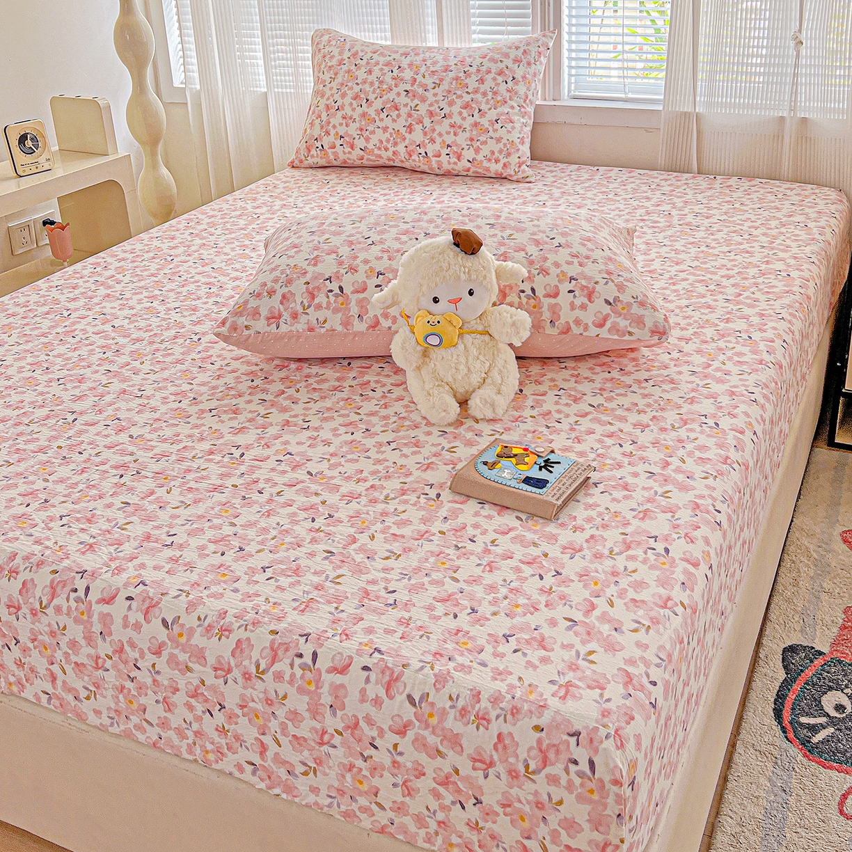 91家纺网 家纺一手货源 找家纺 格真 2025秋冬新款110克高克重提花加厚皱皱纱双层纱印花单床笠 嫣然