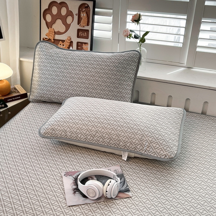 91家纺网 家纺一手货源 找家纺 小叮当家纺仓储工厂店 2025新款凉感三明治冰丝席凉席-芳华系列-床笠款-版本二 芳华床笠-回字纹