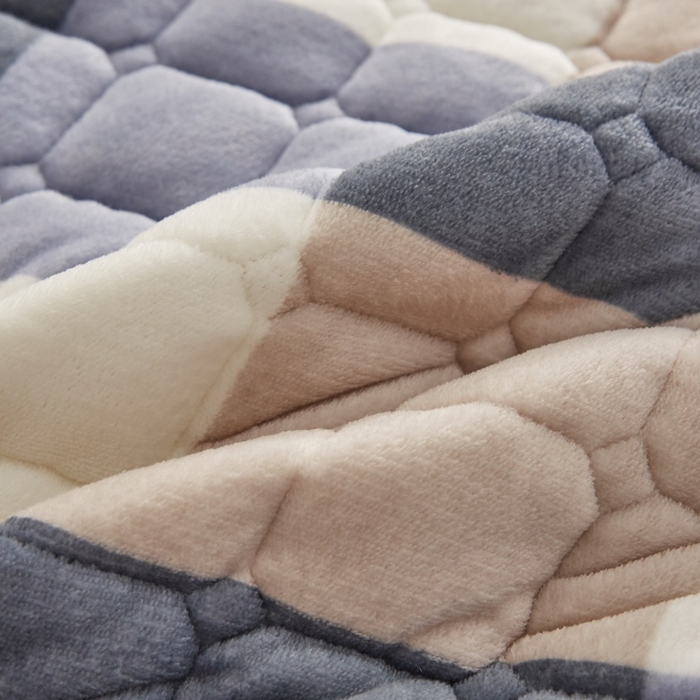 91家纺网 家纺一手货源 找家纺 奇丝雅 2025新款A类牛奶绒床褥床垫软垫家用学生宿舍上下铺寝室床护垫夹棉褥子-大床款套件 大蓝格