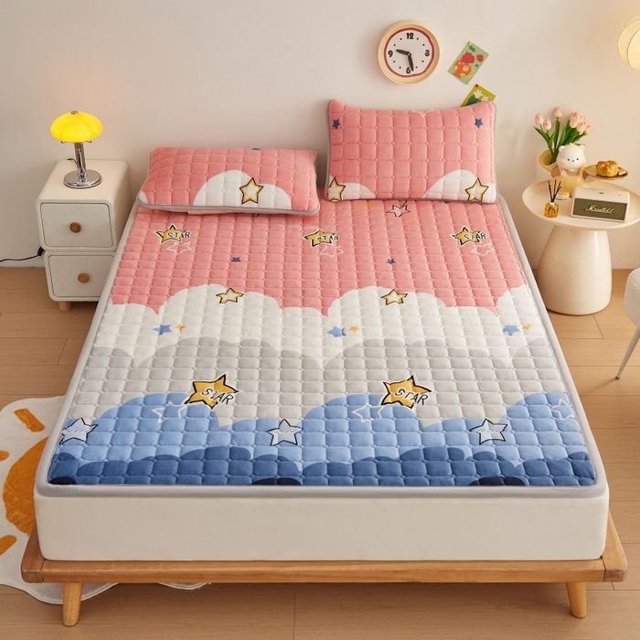 91家纺网 家纺一手货源 找家纺 奇丝雅 2025新款A类牛奶绒床褥床垫软垫家用学生宿舍上下铺寝室床护垫夹棉褥子-大床款套件 水纹星