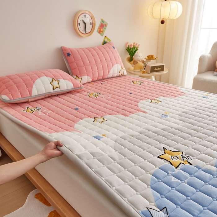 91家纺网 家纺一手货源 找家纺 奇丝雅 2025新款A类牛奶绒床褥床垫软垫家用学生宿舍上下铺寝室床护垫夹棉褥子-大床款套件 水纹星