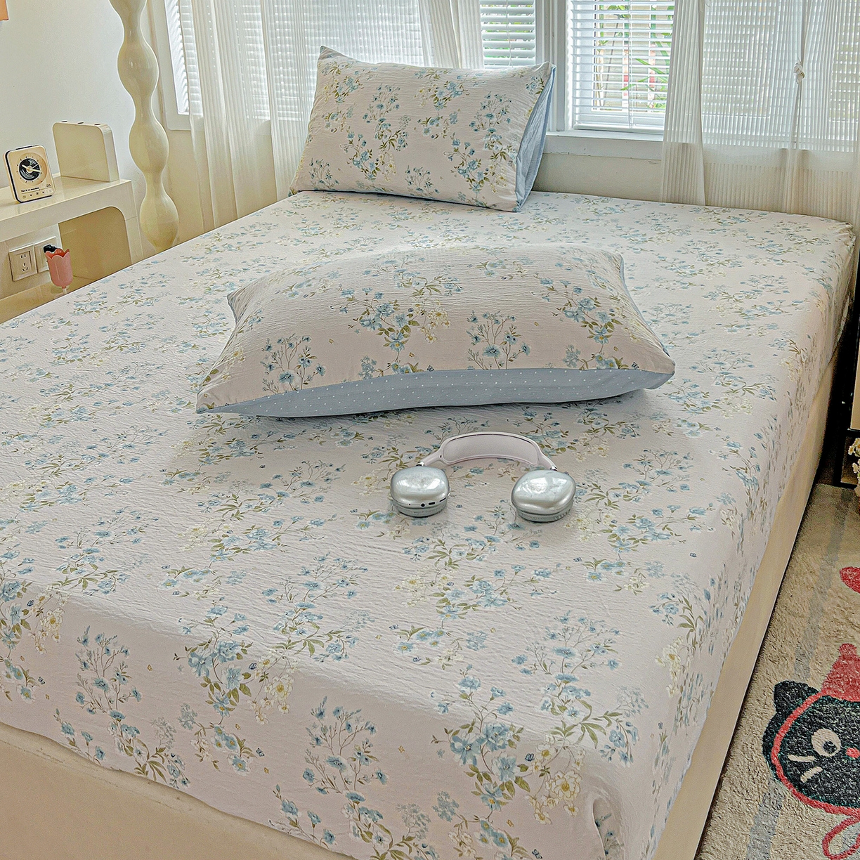 91家纺网 家纺一手货源 找家纺 格真 2025秋冬新款110克高克重提花加厚皱皱纱双层纱印花单床笠 长相思兰