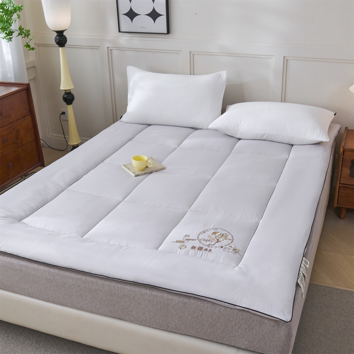 91家纺网 家纺一手货源 找家纺 满圆红家纺 2025新款刺绣款A类51%新疆棉花床褥垫软垫棉絮垫子床褥垫子（提供买家秀） 条纹-浅灰