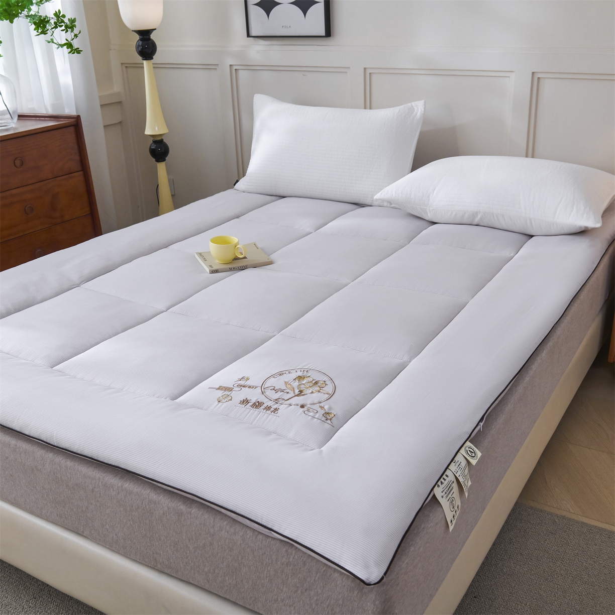 91家纺网 家纺一手货源 找家纺 满圆红家纺 2025新款刺绣款A类51%新疆棉花床褥垫软垫棉絮垫子床褥垫子（提供买家秀） 条纹-浅灰