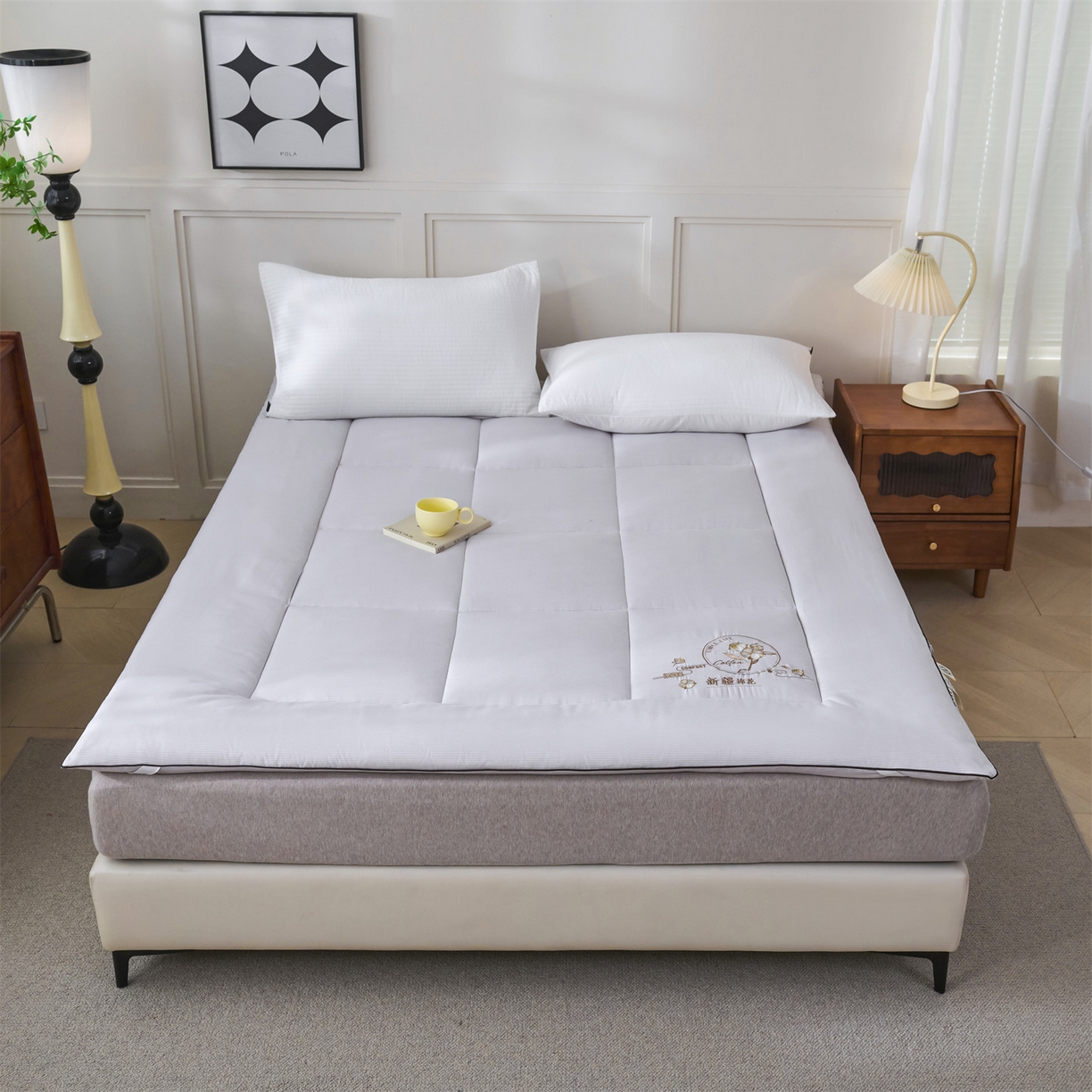 91家纺网 家纺一手货源 找家纺 满圆红家纺 2025新款刺绣款A类51%新疆棉花床褥垫软垫棉絮垫子床褥垫子（提供买家秀） 条纹-浅灰