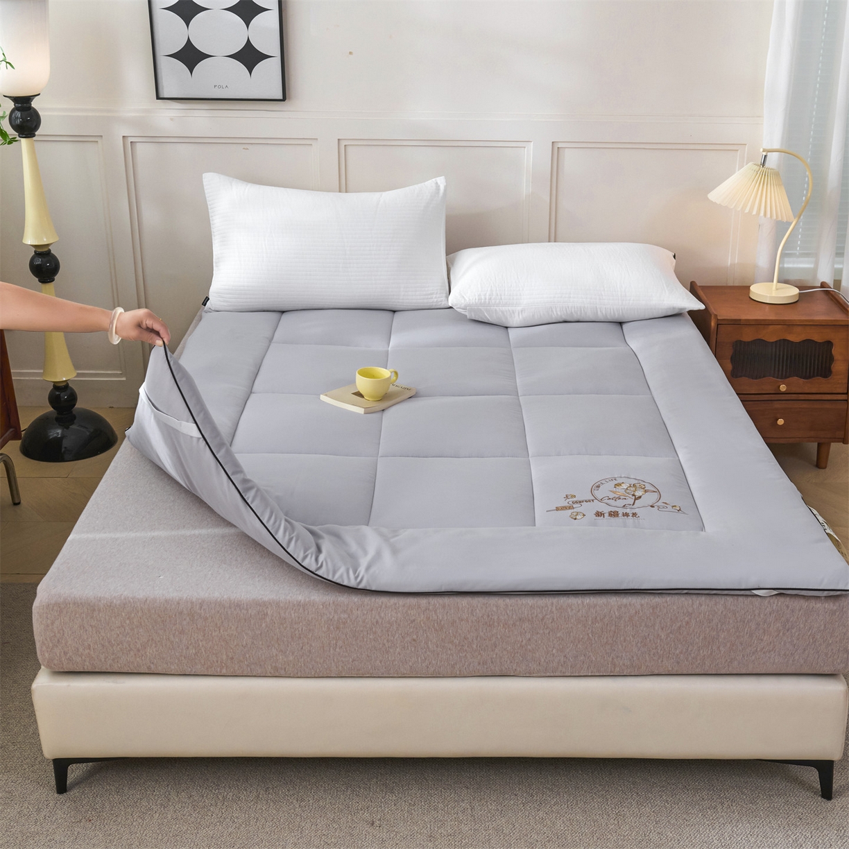 91家纺网 家纺一手货源 找家纺 满圆红家纺 2025新款刺绣款A类51%新疆棉花床褥垫软垫棉絮垫子床褥垫子（提供买家秀） 纯色-浅灰