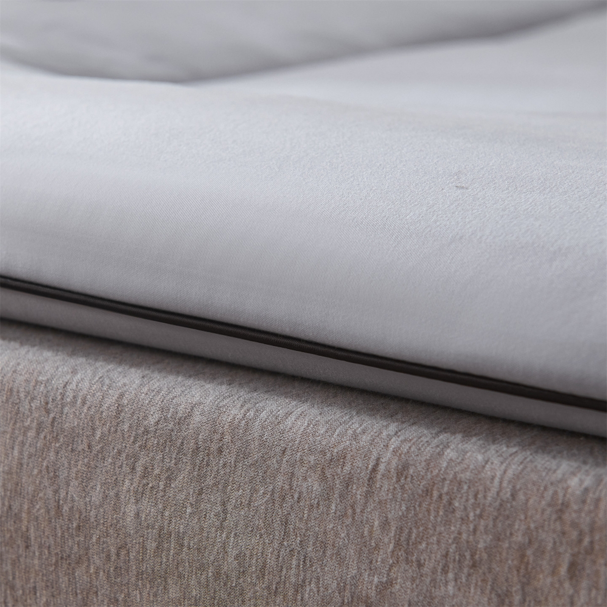 91家纺网 家纺一手货源 找家纺 满圆红家纺 2025新款刺绣款A类51%新疆棉花床褥垫软垫棉絮垫子床褥垫子（提供买家秀） 纯色-浅灰