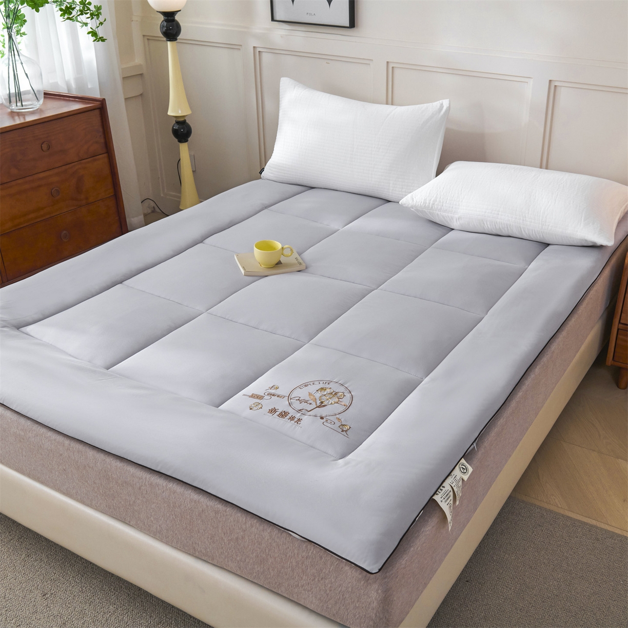 91家纺网 家纺一手货源 找家纺 满圆红家纺 2025新款刺绣款A类51%新疆棉花床褥垫软垫棉絮垫子床褥垫子（提供买家秀） 纯色-浅灰