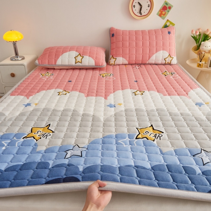 91家纺网 家纺一手货源 找家纺 奇丝雅 2025新款A类牛奶绒床褥床垫软垫家用学生宿舍上下铺寝室床护垫夹棉褥子-大床款单件 水纹星