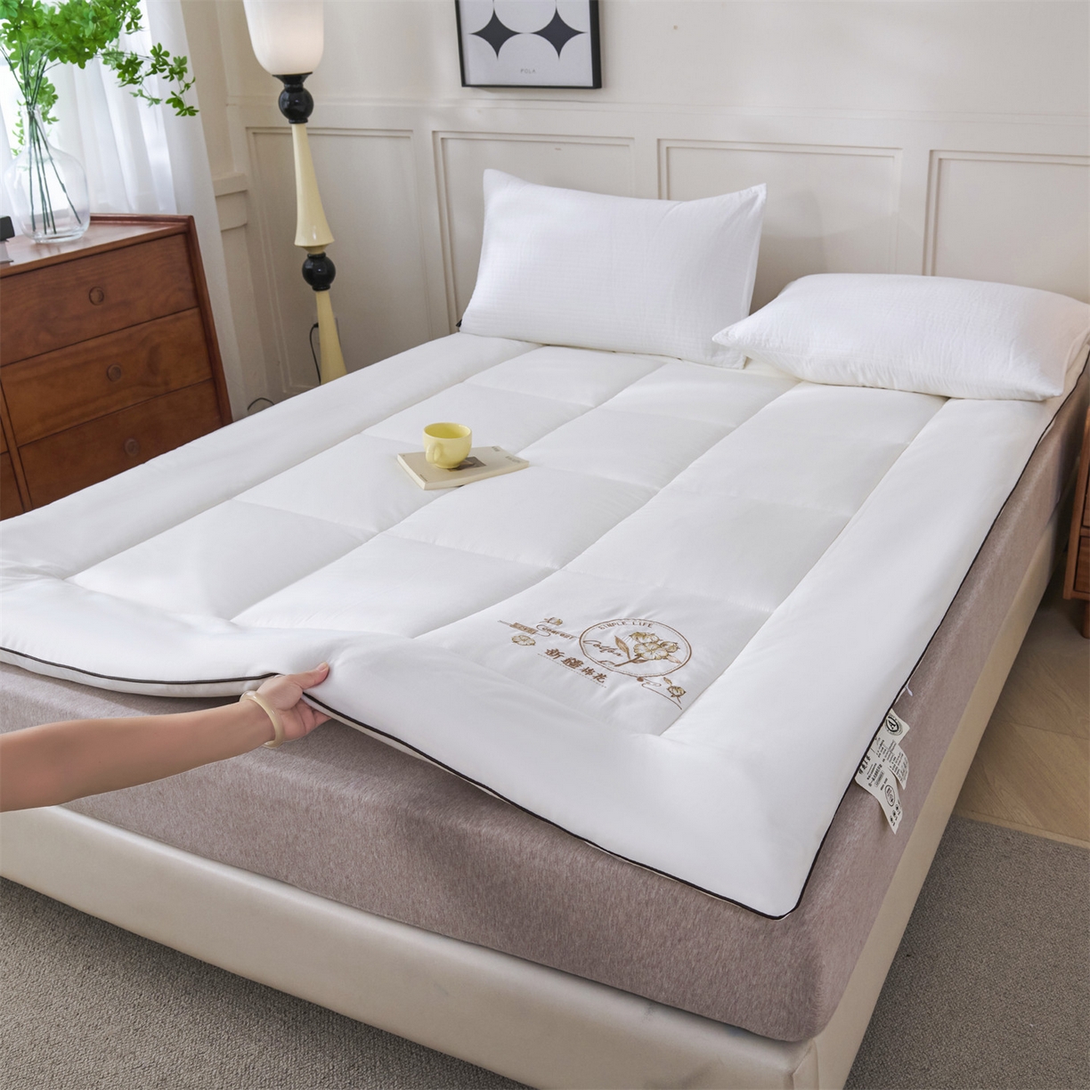 91家纺网 家纺一手货源 找家纺 满圆红家纺 2025新款刺绣款A类51%新疆棉花床褥垫软垫棉絮垫子床褥垫子（提供买家秀） 纯色-米白