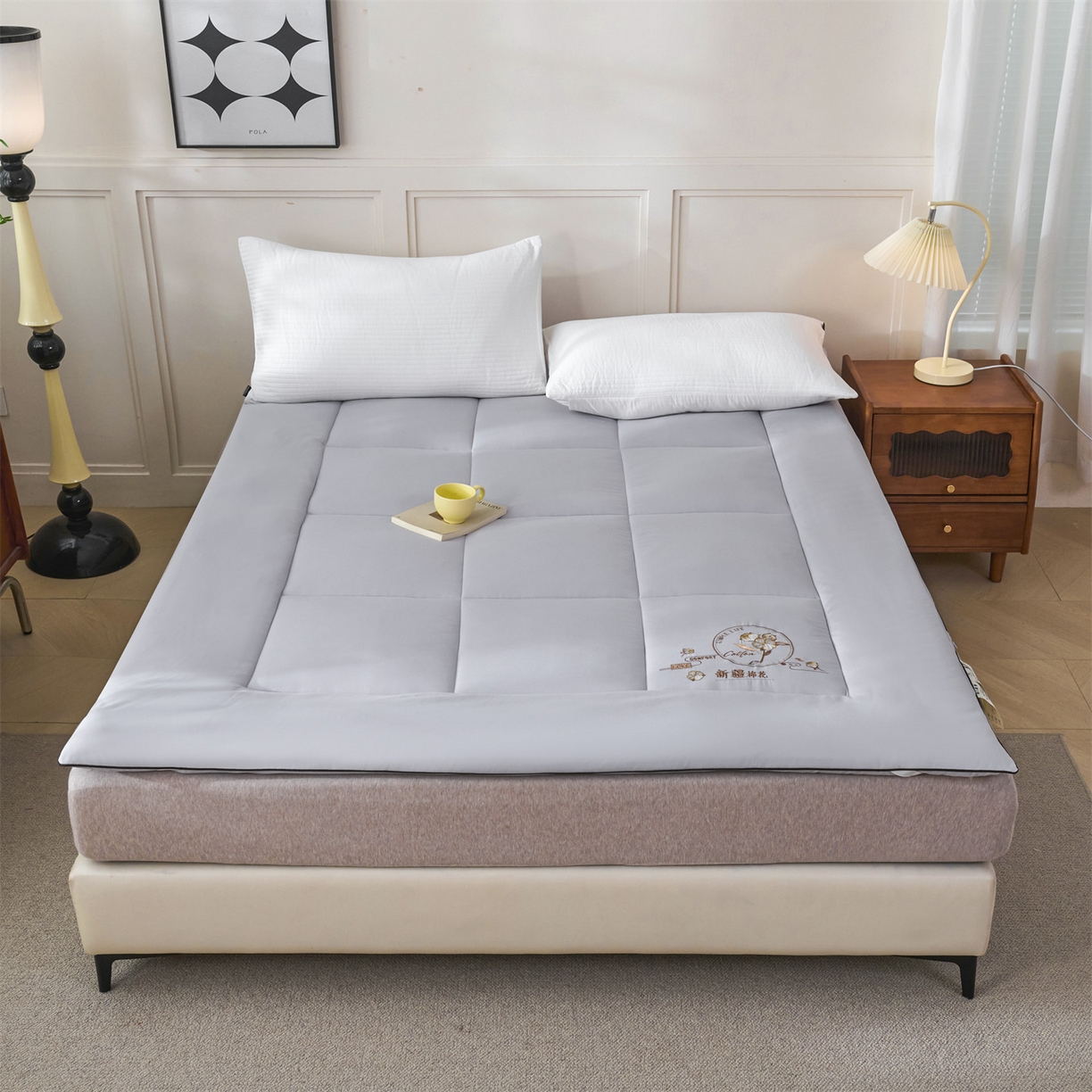 91家纺网 家纺一手货源 找家纺 满圆红家纺 2025新款刺绣款A类51%新疆棉花床褥垫软垫棉絮垫子床褥垫子（提供买家秀） 纯色-浅灰