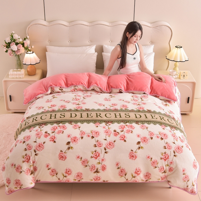 91家纺网 家纺一手货源 找家纺 （总）德比尔斯 2025新款牛奶绒床裙四件套8-9斤法莱绒直播爆款日产2万套