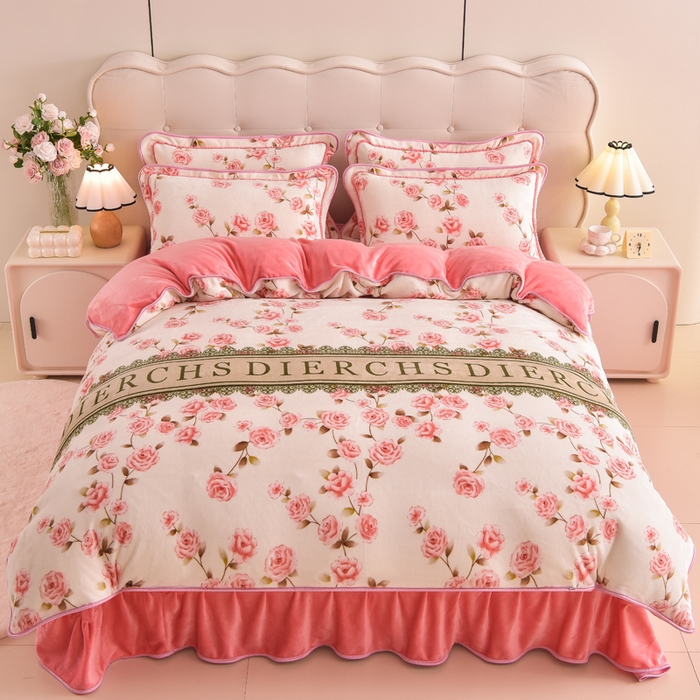 91家纺网 家纺一手货源 找家纺 （总）德比尔斯 2025新款牛奶绒床裙四件套8-9斤法莱绒直播爆款日产2万套