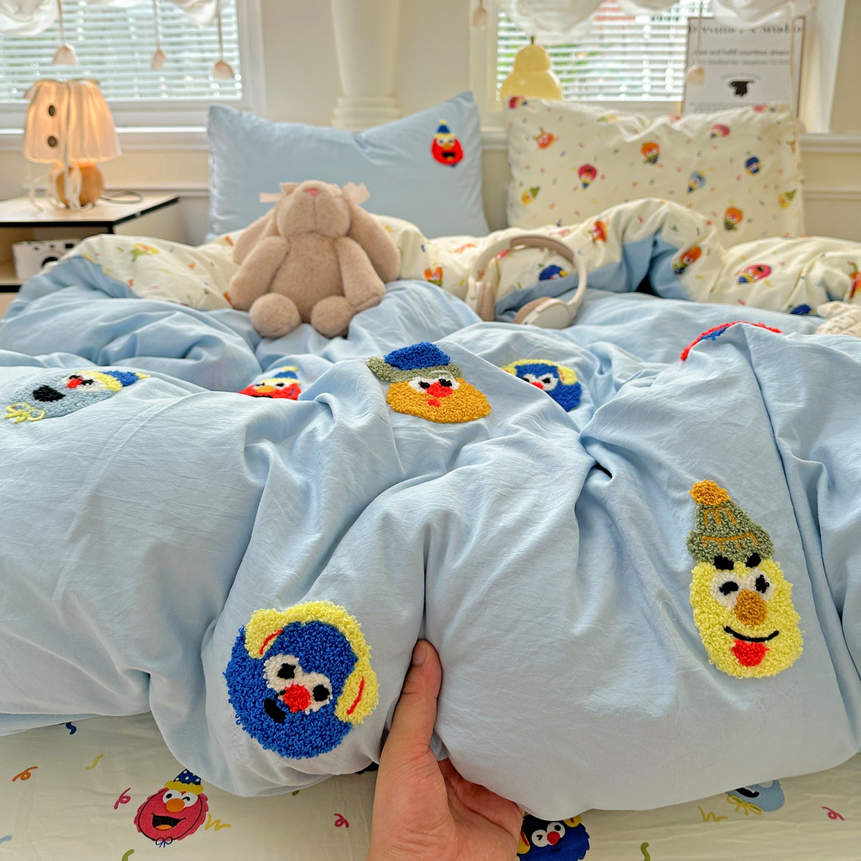 91家纺网 家纺一手货源 找家纺 奈颜 2025新款爆款水洗云朵棉毛巾绣四件套 芝麻派对