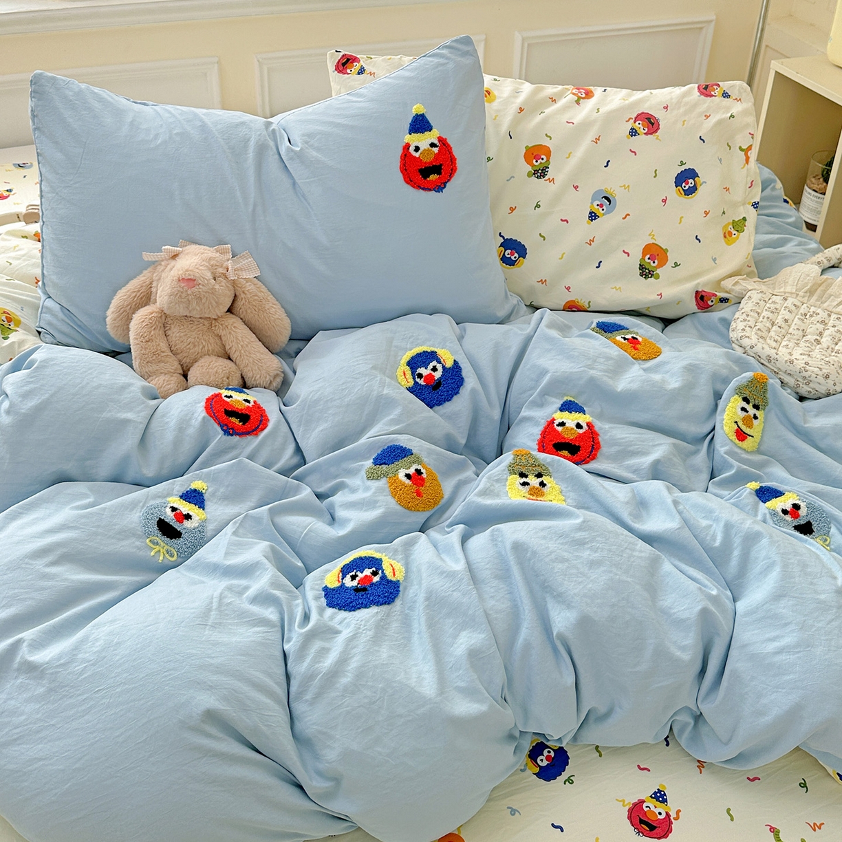 91家纺网 家纺一手货源 找家纺 奈颜 2025新款爆款水洗云朵棉毛巾绣四件套 芝麻派对