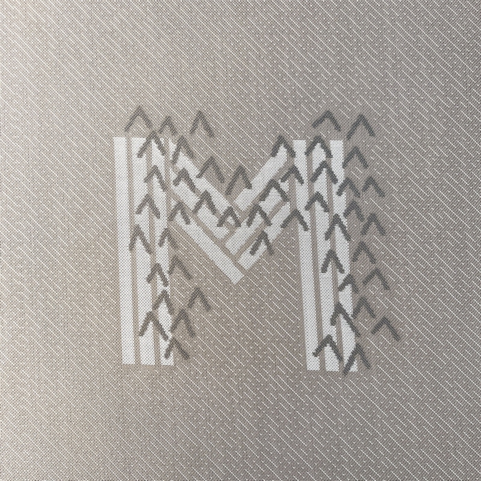 91家纺网 家纺一手货源 找家纺 小叮当家纺仓储工厂店 2025新款凉感三明治冰丝席凉席-芳华系列-床笠款-版本二 芳华床笠-字母M（灰)