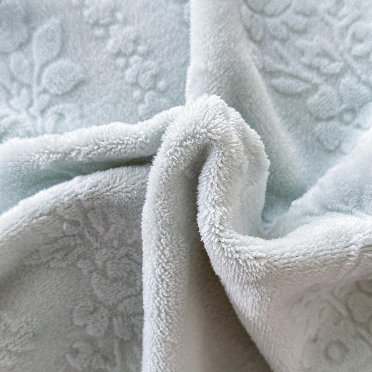 91家纺网 家纺一手货源 找家纺 KA家纺 2025新款冬雕花牛奶绒床裙款四件套-织梦系列 织梦蓝