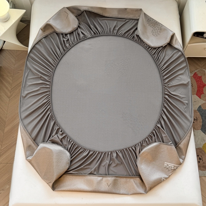 91家纺网 家纺一手货源 找家纺 小叮当家纺仓储工厂店 2025新款凉感三明治冰丝席凉席-芳华系列-床笠款-版本二 芳华床笠-字母M（咖）