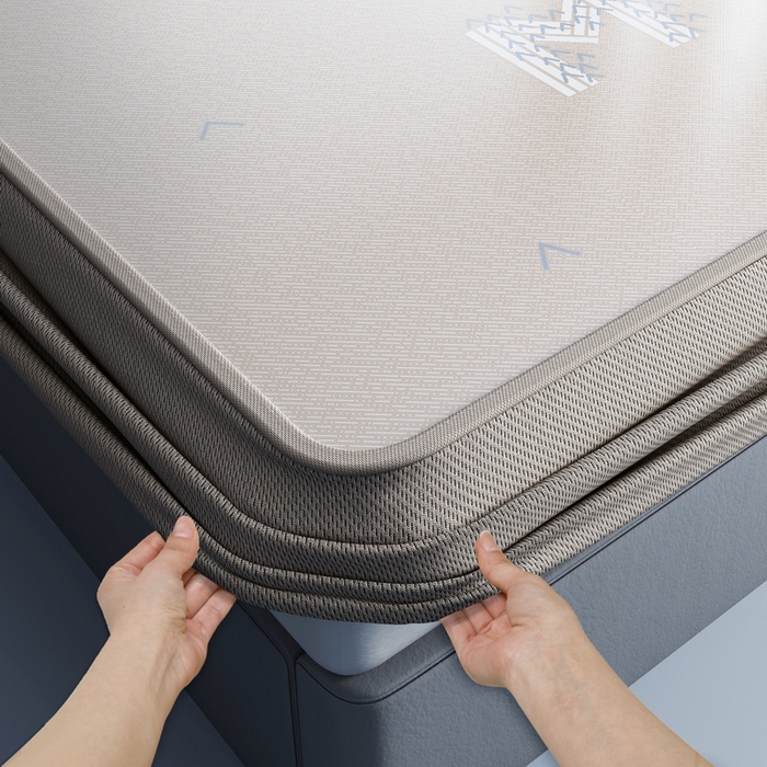 91家纺网 家纺一手货源 找家纺 小叮当家纺仓储工厂店 2025新款凉感三明治冰丝席凉席-芳华系列-床笠款-版本二 芳华床笠-字母M（咖）