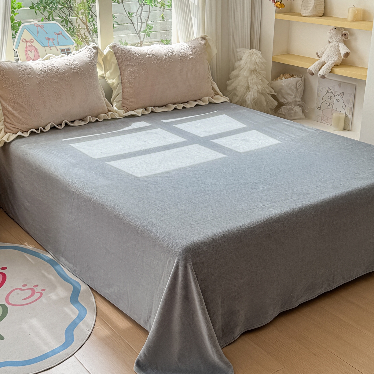 91家纺网 家纺一手货源 找家纺 KA家纺 2025新款冬雕花牛奶绒床裙款四件套-织梦系列 织梦卡其