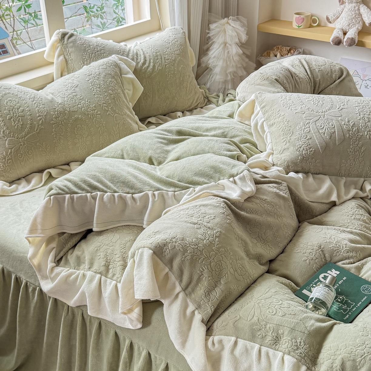 KA家纺 2025新款冬雕花牛奶绒床裙款四件套-织梦系列 织梦绿