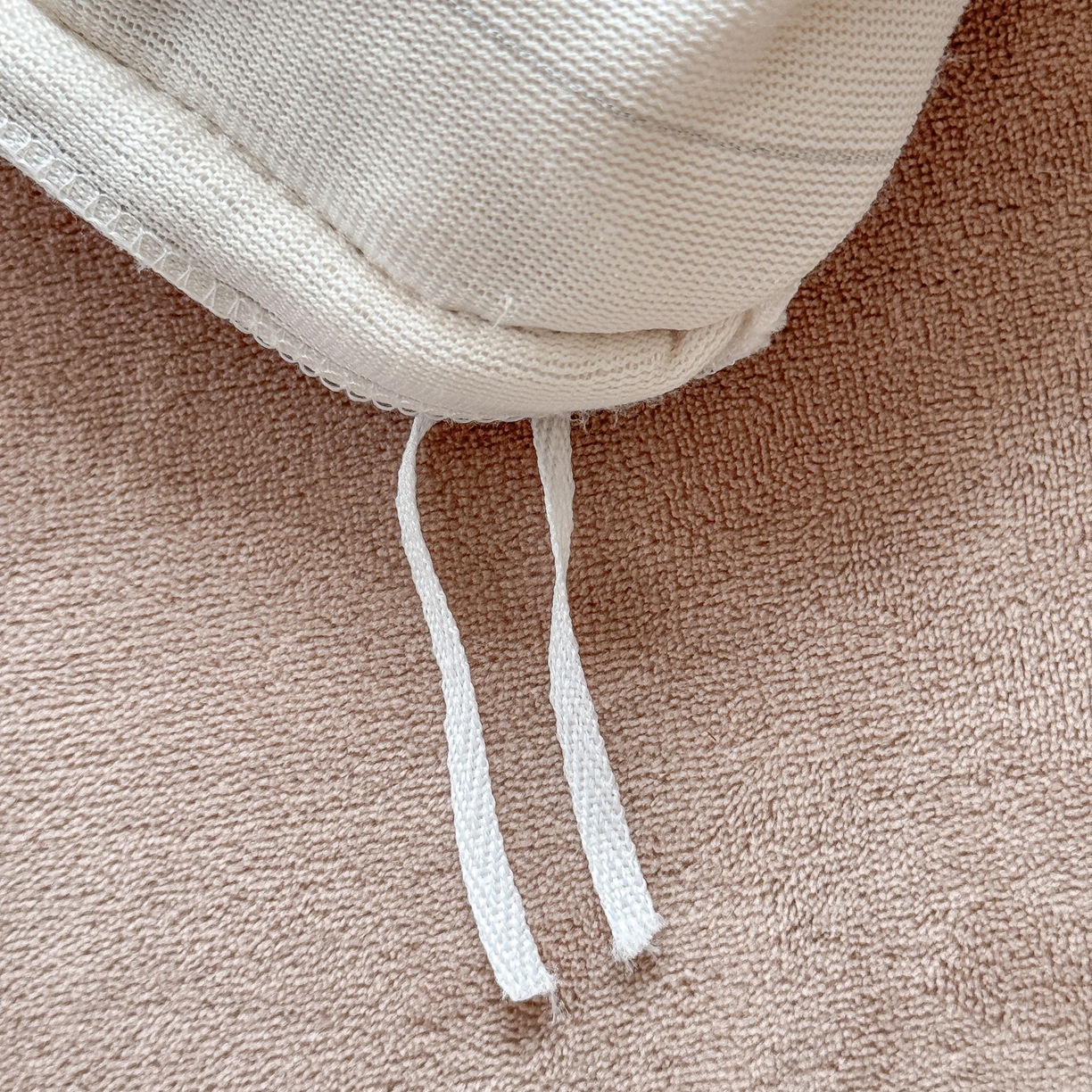 91家纺网 家纺一手货源 找家纺 KA家纺 2025新款冬雕花牛奶绒床裙款四件套-织梦系列 织梦奶白