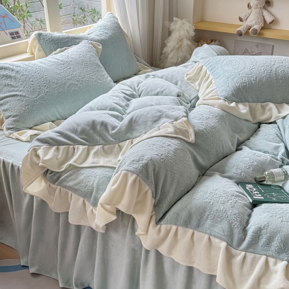 KA家纺 2025新款冬雕花牛奶绒床裙款四件套-织梦系列 织梦蓝